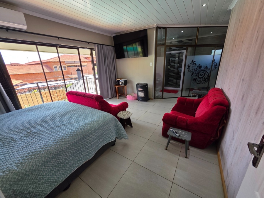 6 Bedroom Property for Sale in Dan Pienaar Free State